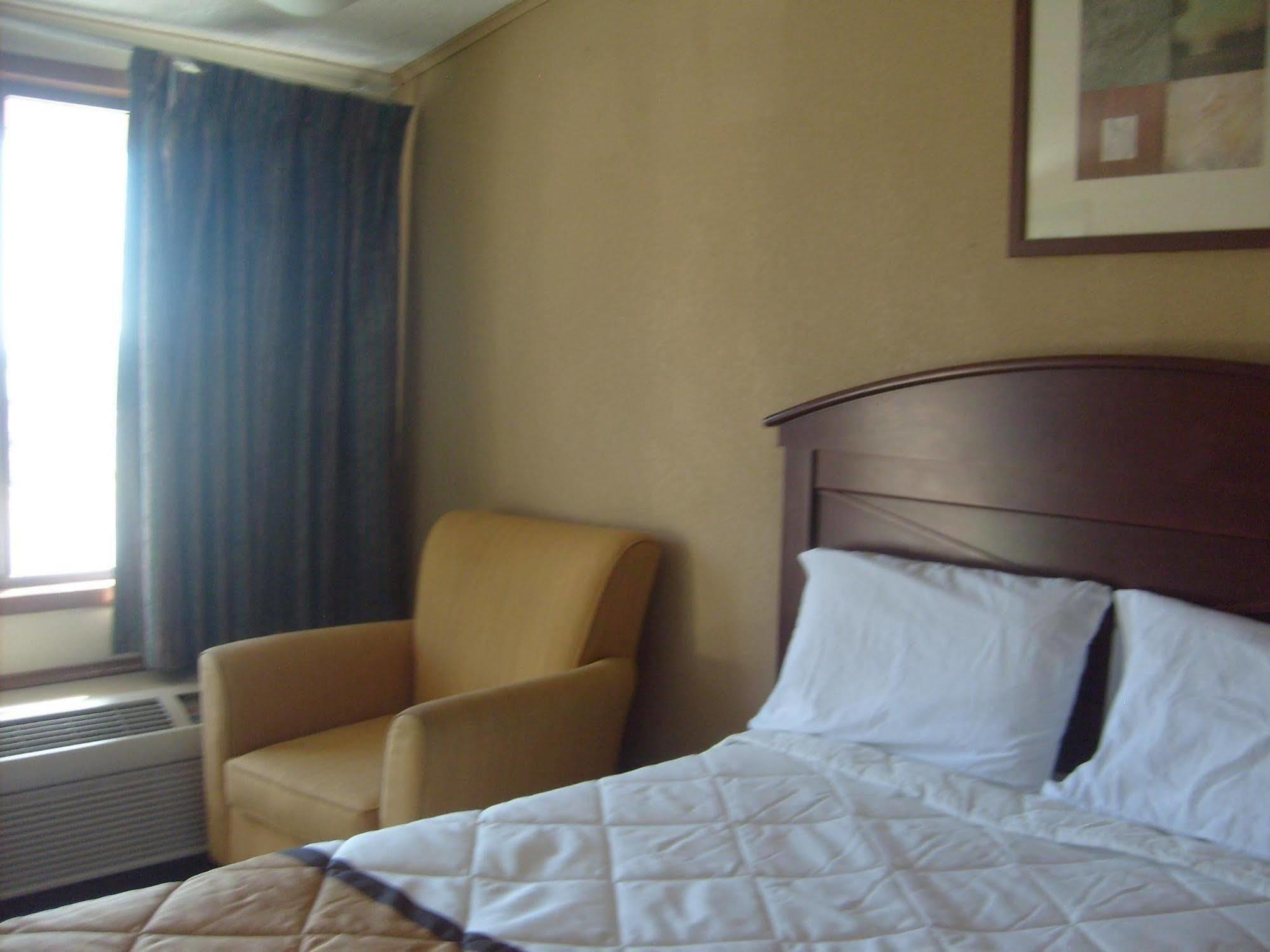 Express Inn Thomson Ngoại thất bức ảnh