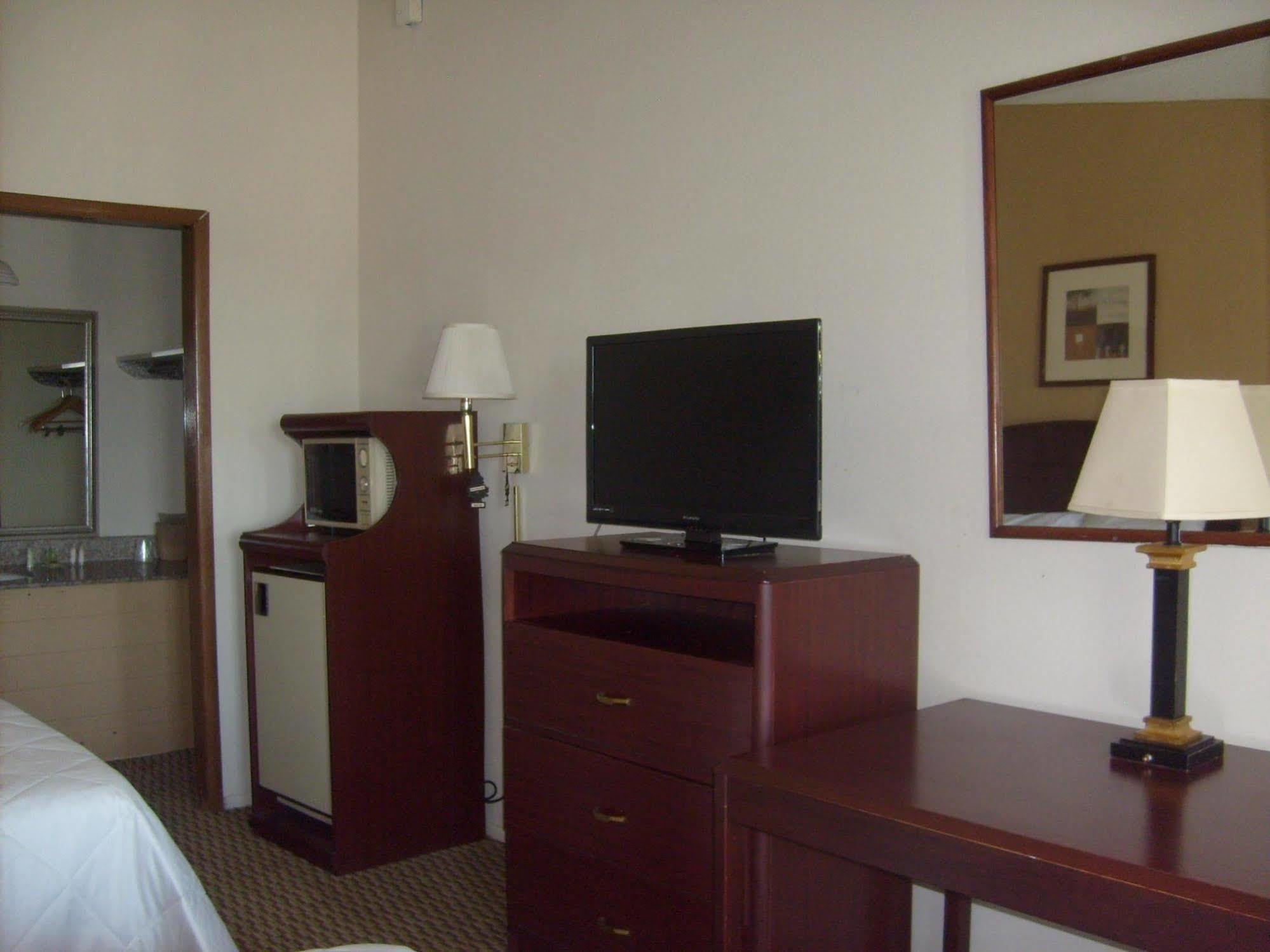 Express Inn Thomson Ngoại thất bức ảnh
